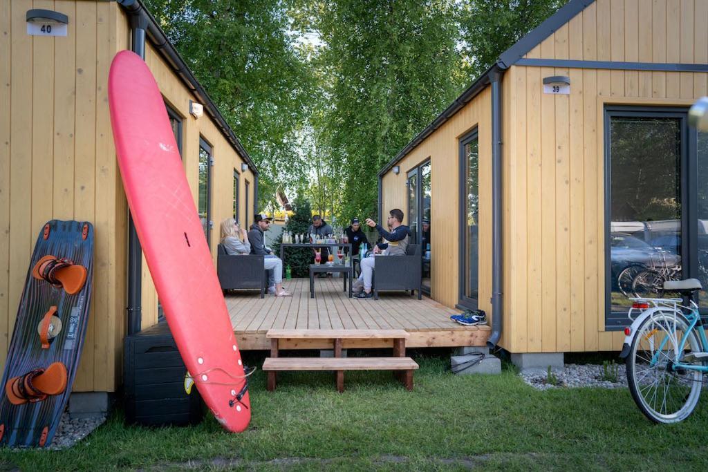 Pod Cyprysami - Surf & Family Resort Jastarnia Extérieur photo